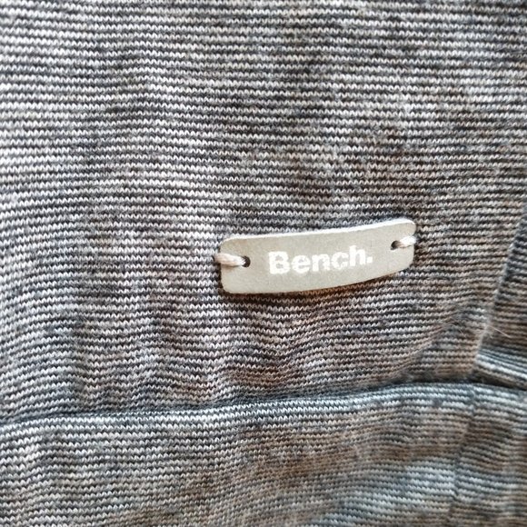 bench hoodie with mid-length arms and front pocket - Picture 5 of 6